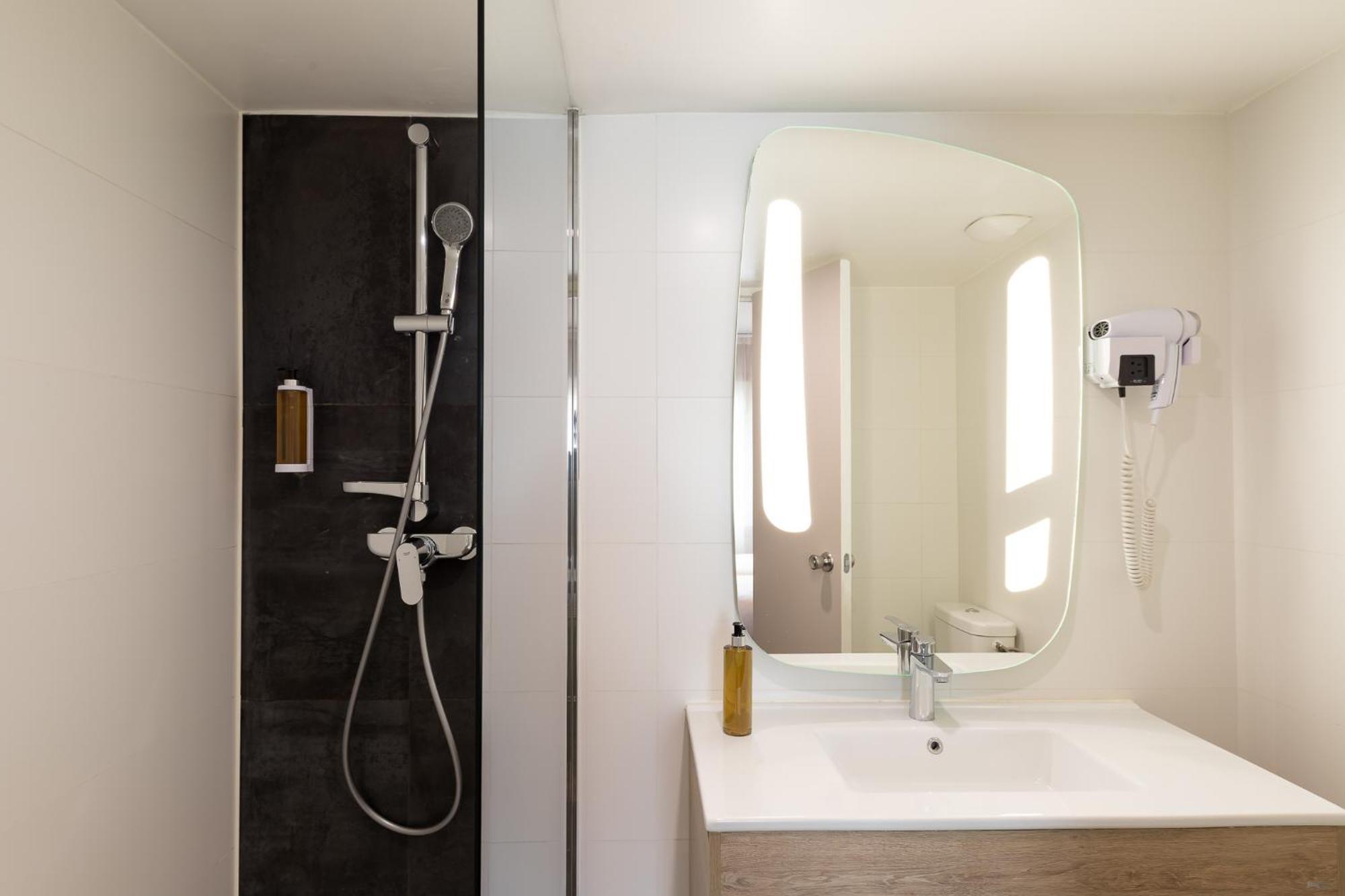 Ibis Styles Marseille Centre Prado Place Castellane Exterior foto
